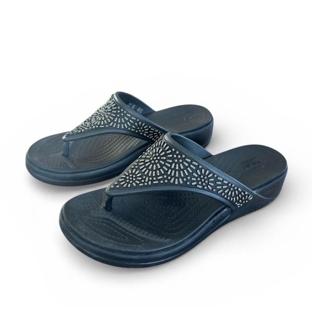 Crocs Womens sz 8 Black Wedge Flip Flop Thong Studded Monterey Diamante Sandals